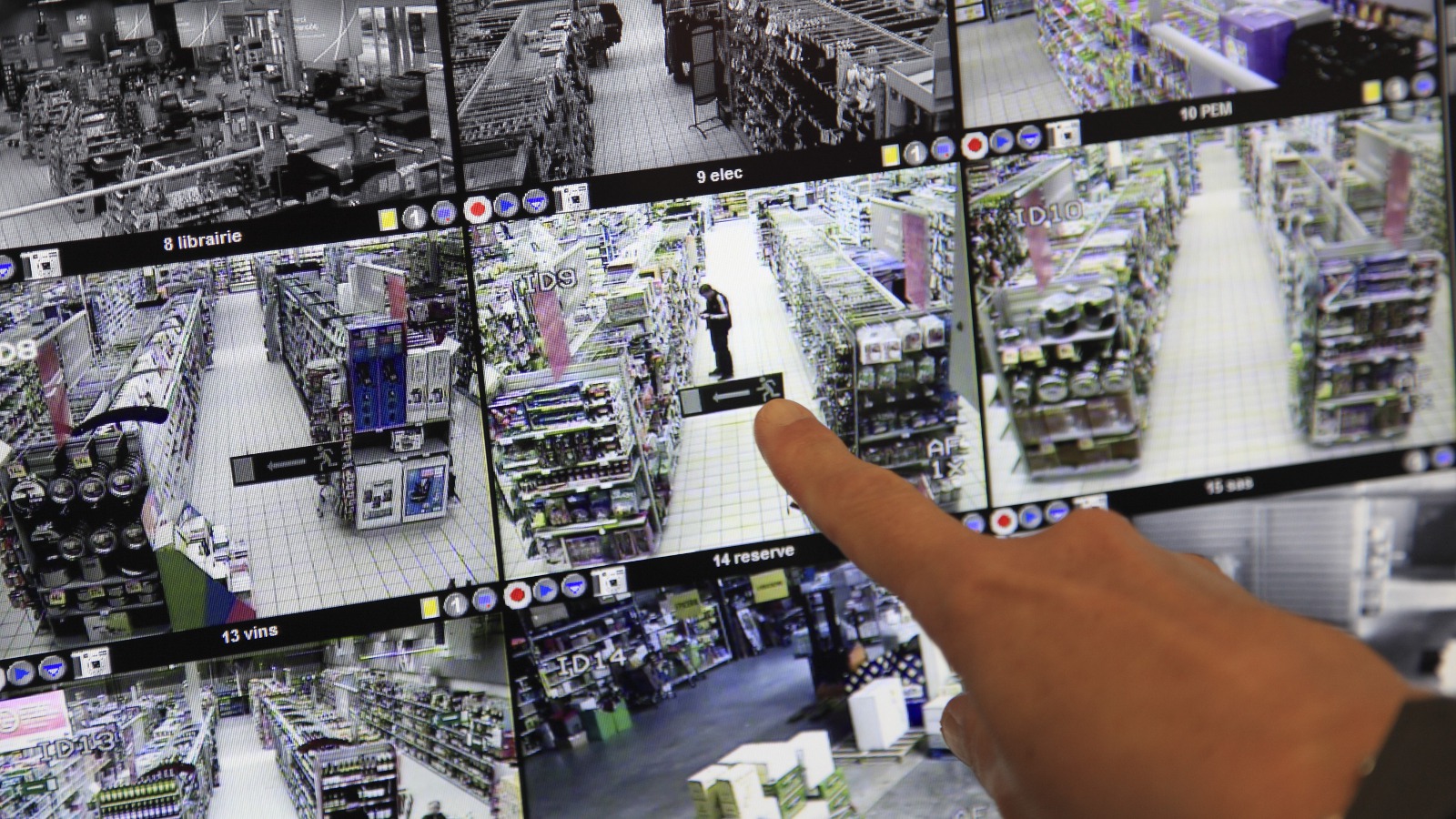 Stealing from a shop is. Шоплифтеры продуктовые. shoplifting in electronic stores.