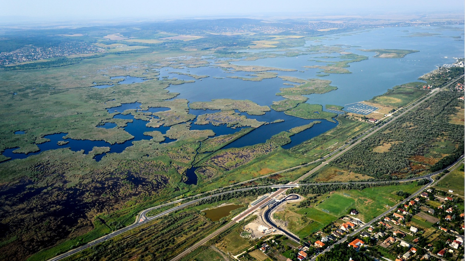 Kis magyar klímakatasztrófa – két év alatt a víz 44 százaléka eltűnt a Velencei-tóból |  Válasz Online