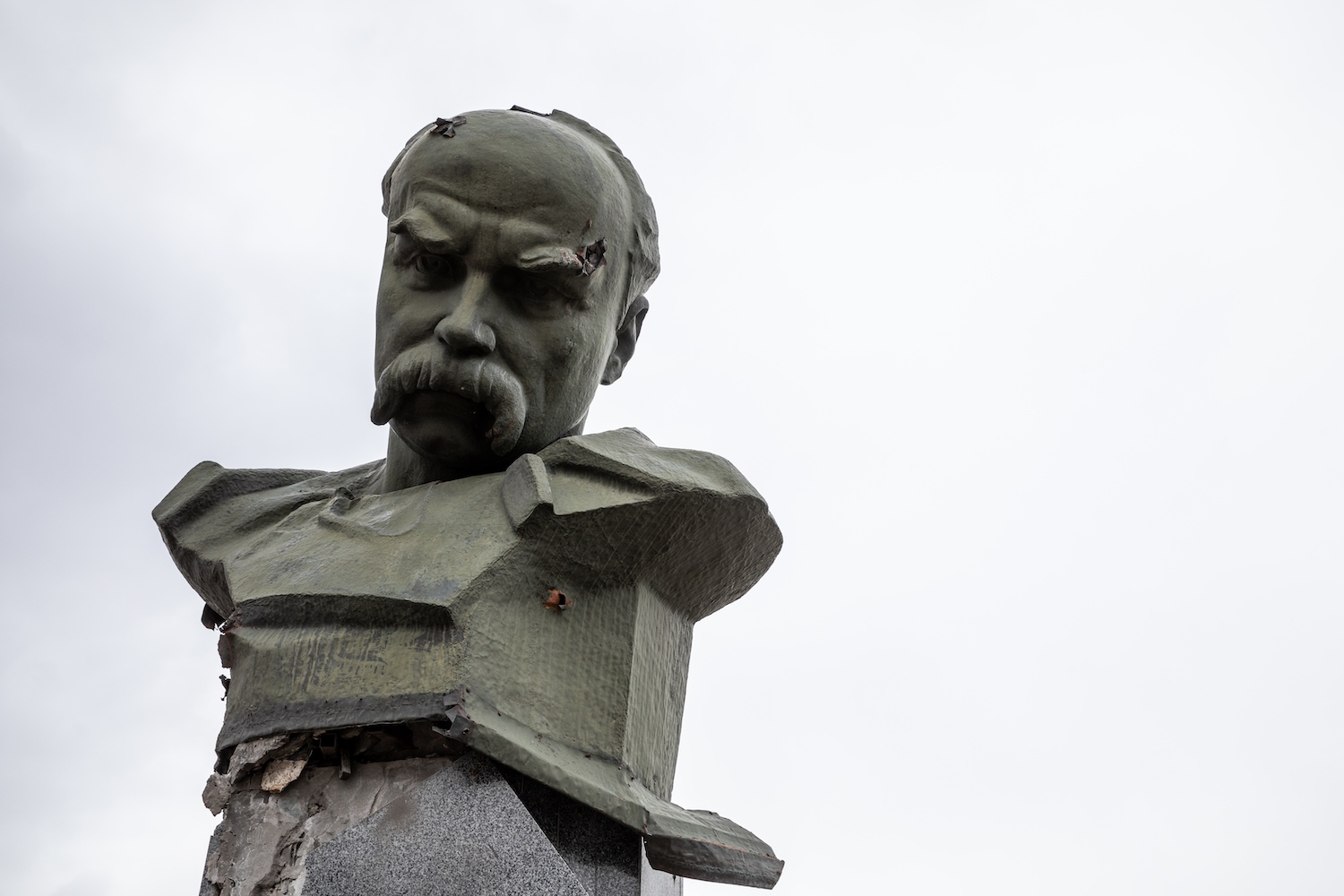 A meglőtt Sevcsenko-szobor