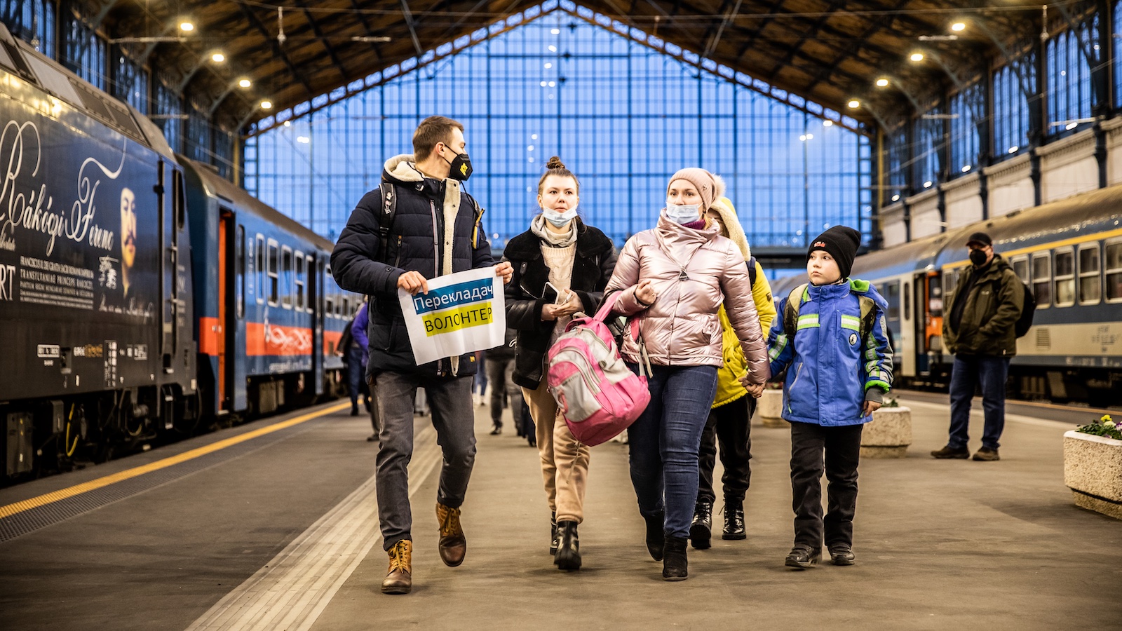 A kisiklatott vonat – az első ukrán menekülthullám tapasztalatai
