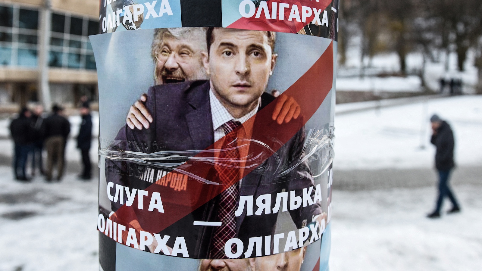 Belháború is dúl: Zelenszkij leszámol az ukrán oligarchákkal, köztük volt mentorával