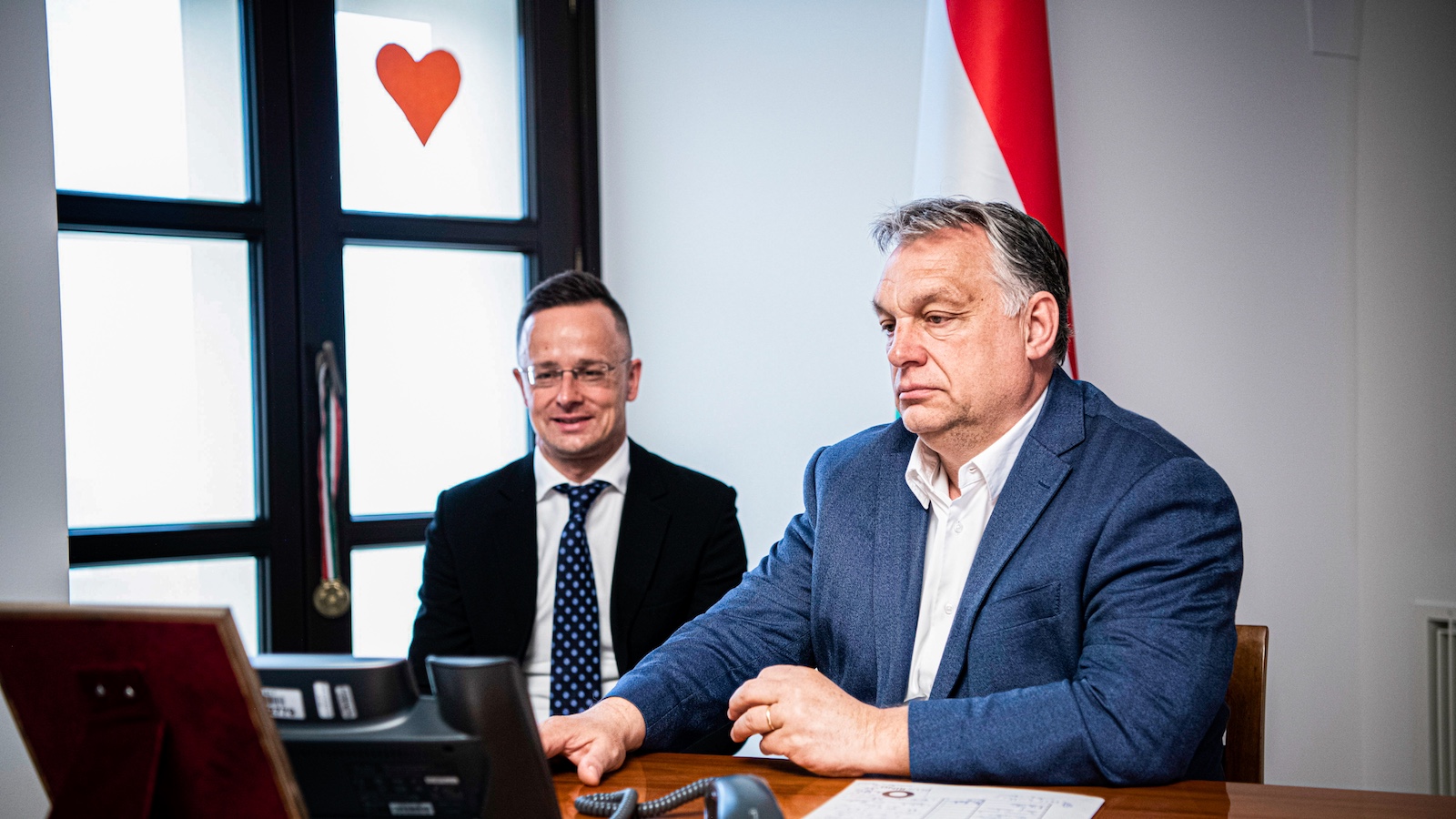 www.valaszonline.hu