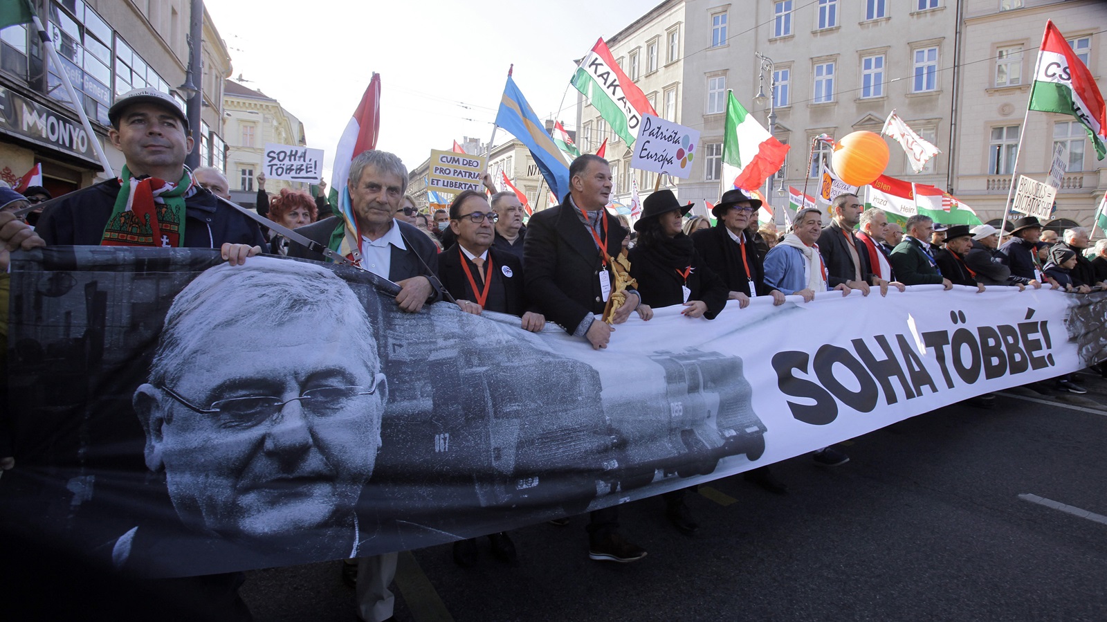Egy igazi hungarikum: politikai karanténok Magyarországon
