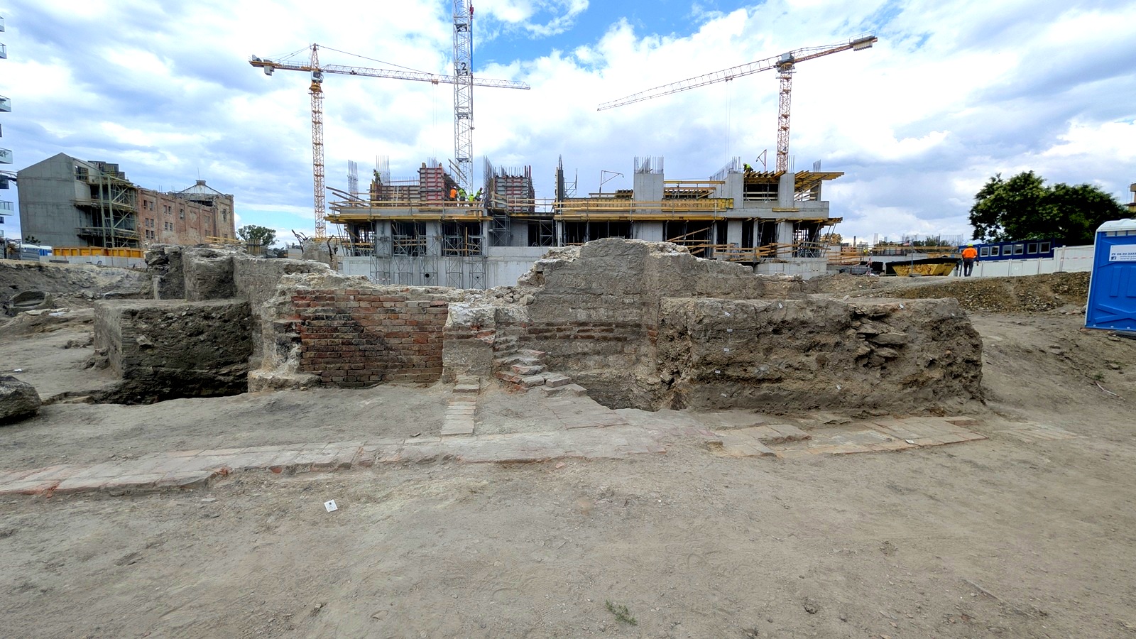 Rejtélyes funkciójú, impozáns római épület került elő Óbudán a szeszgyár alól |  Válasz Online